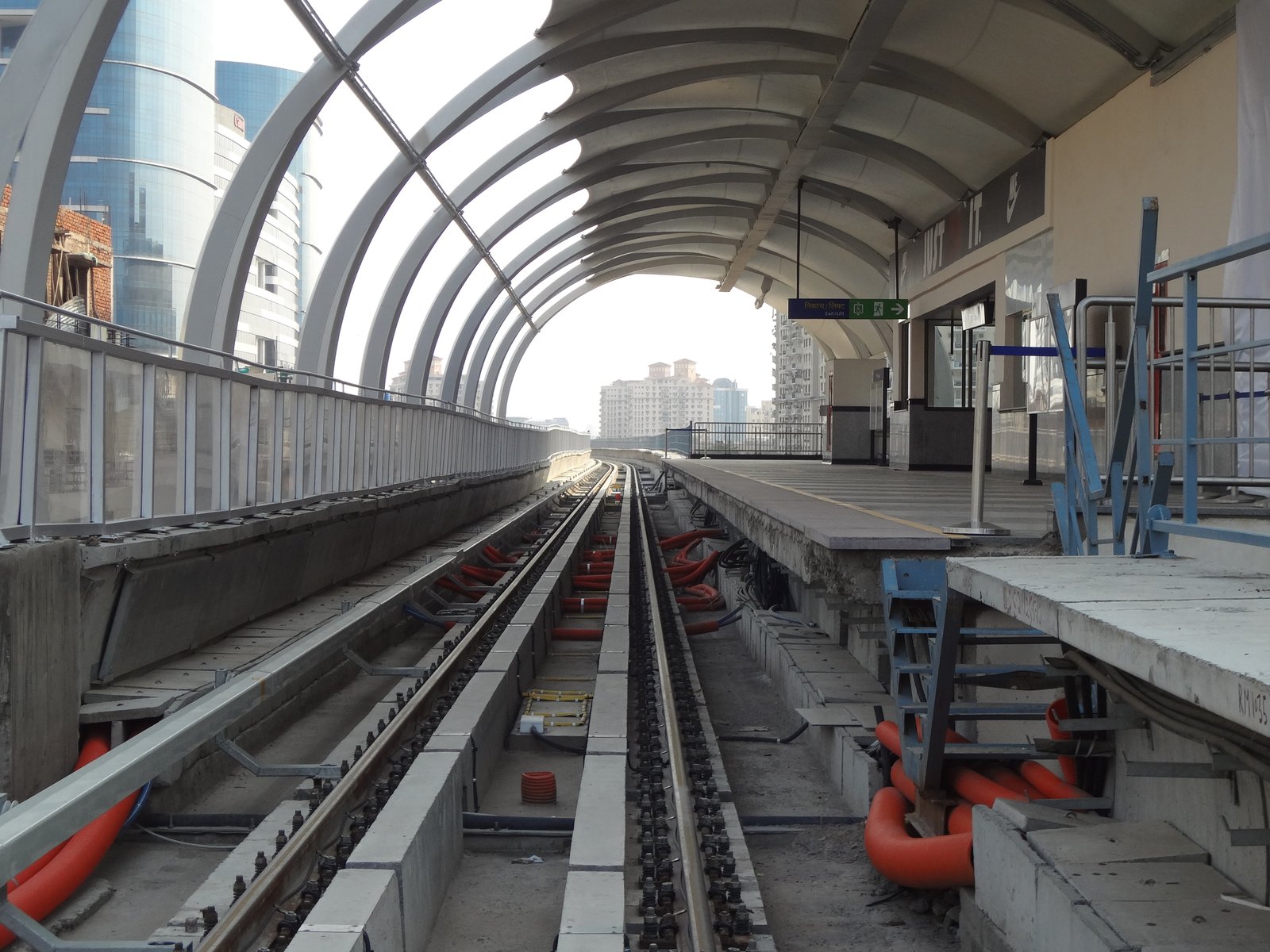 railway-noise-barrier